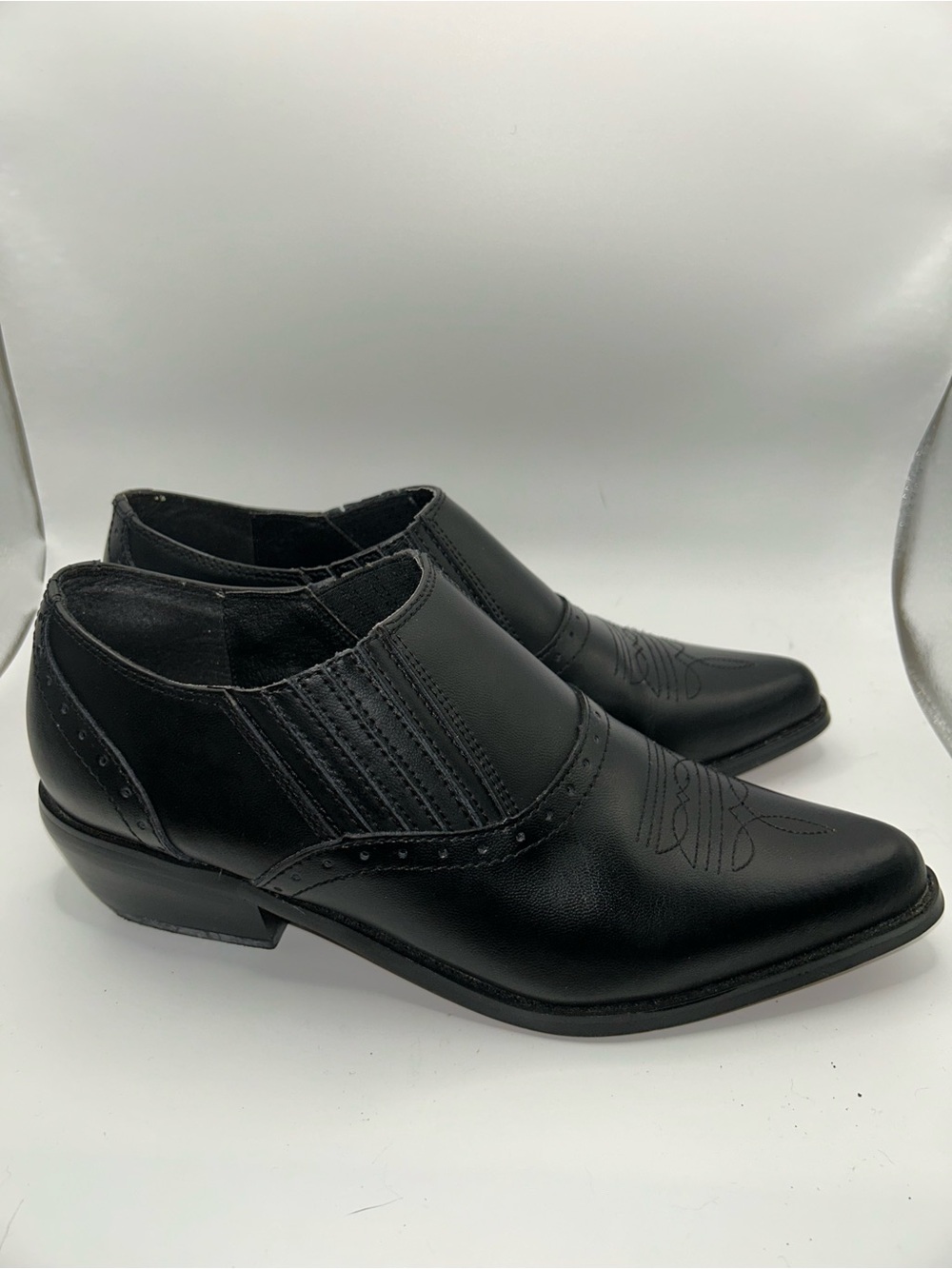 Dingo DI501 black leather western ankle booties size 9